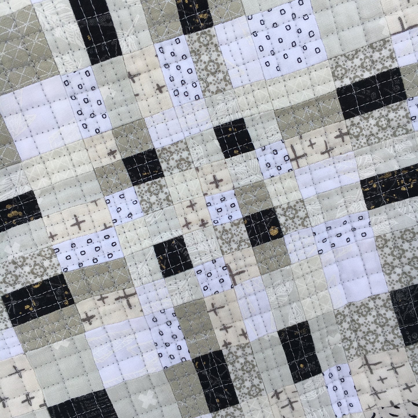 Hyperspeed quilt pattern by Amy Ellis – modern nine-patch design